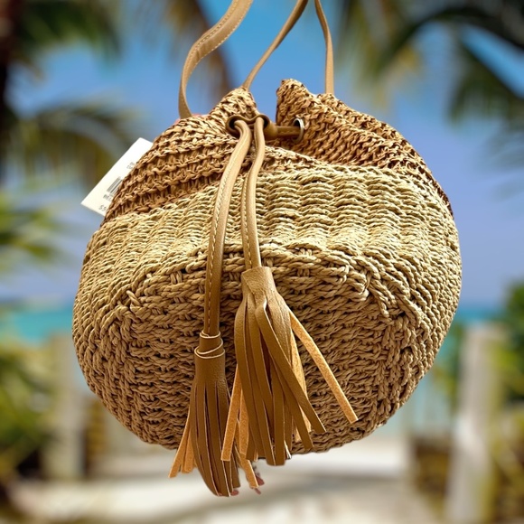 NEW DIRECTIONS Natural Straw Basket Bucket Bag - Picture 8 of 12